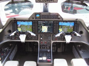 Cockpit of Embraer Phenom 100